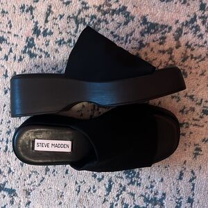 STEVE MADDEN black slinky platform mule sandal NEVER WORN size 7 women’s